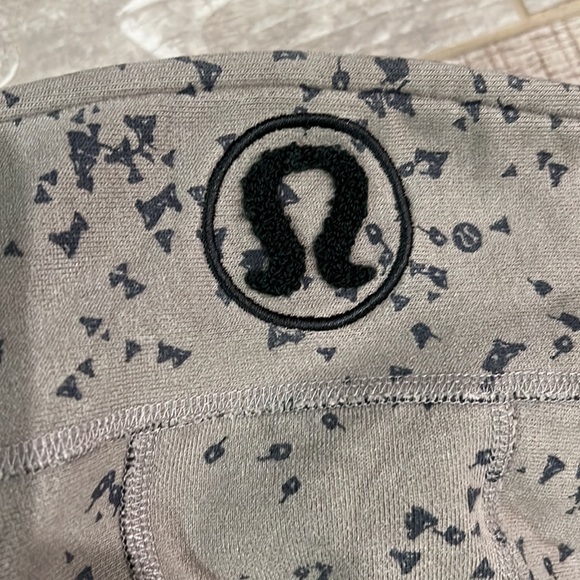 Lululemon scuba hoodie size 4 EUC - Picture 6 of 9